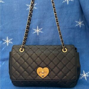 Chic Black Quilted Shoulder Bag with Chain Strap